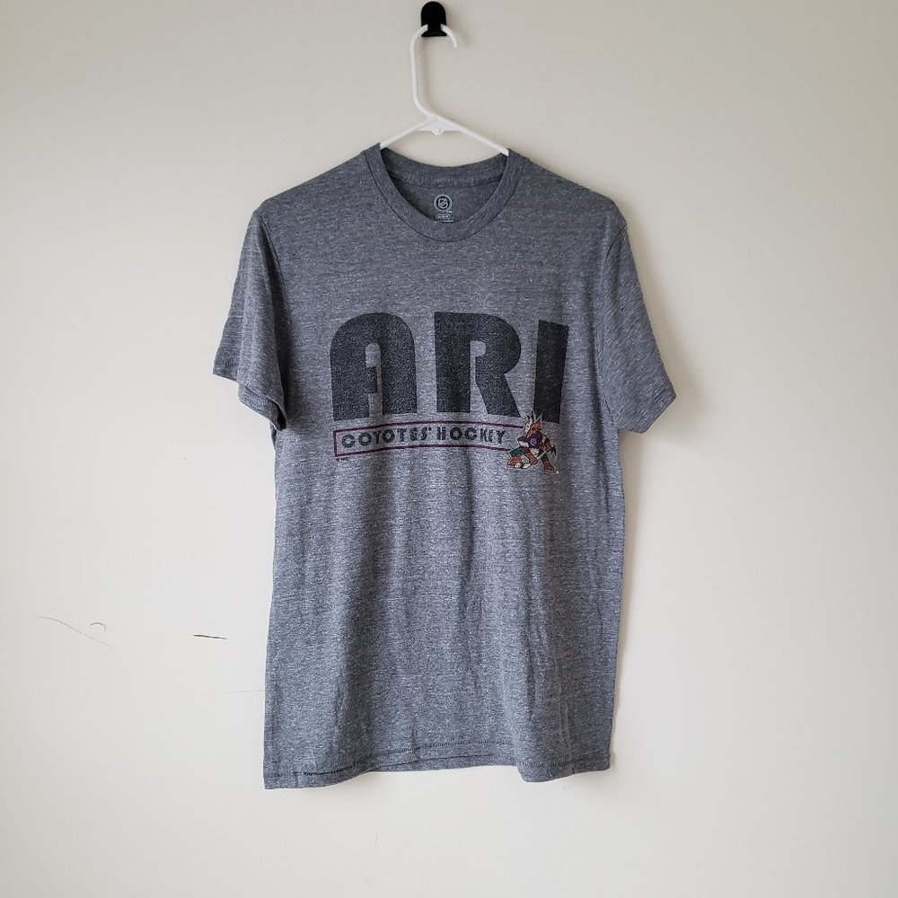 Arizona Coyotes S/S T-Shirt Tee Mens Medium Gray NHL Hockey Faded Logo NWT